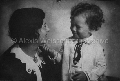 1932 With his mother in Sofia