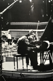 Con Karajan al piano